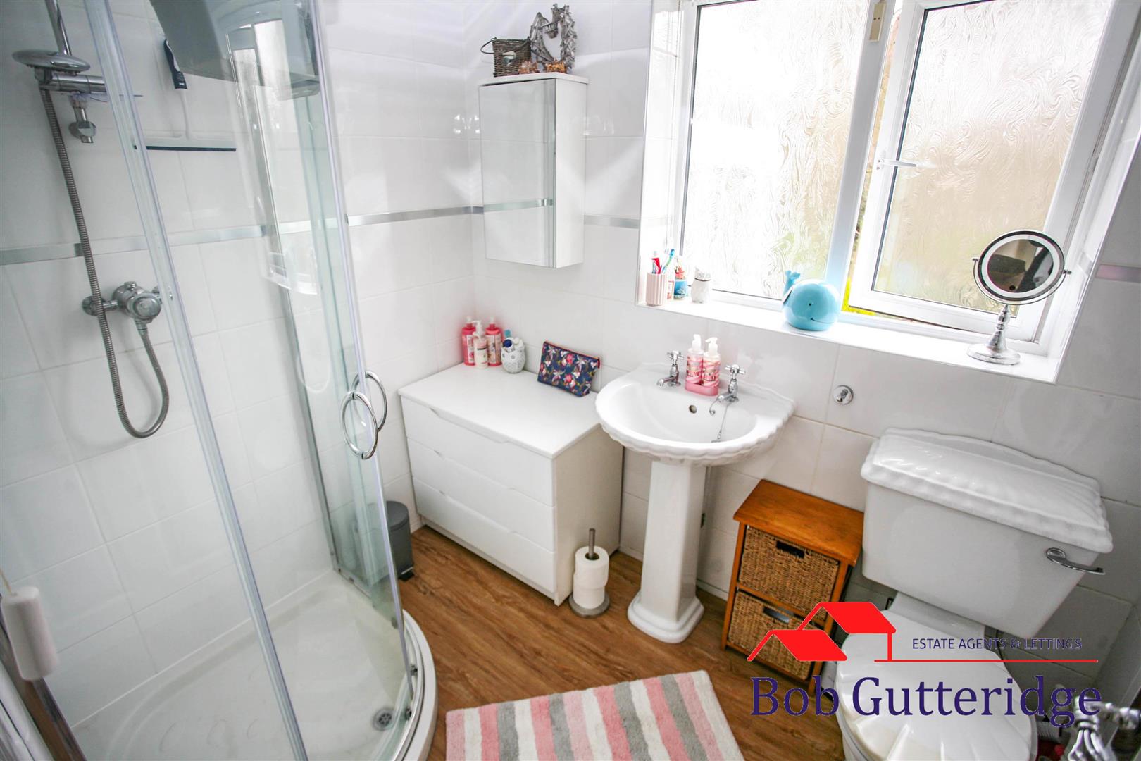 SHOWER ROOM/WC